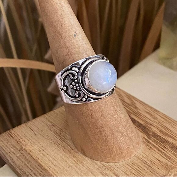 Moonstone Sterling Silver Wide Band Ring Size 8.5 - Picture 2 of 5